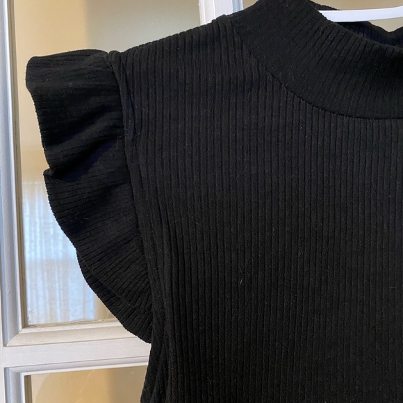 Ruffle sleeve mock-neck cropped top - Picture 3 of 3